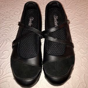 Skechers black leather shoes